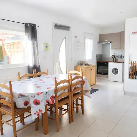 بيت للعطل Maison Cosy Proche - Cour & Parkings Hermanville-sur-Mer