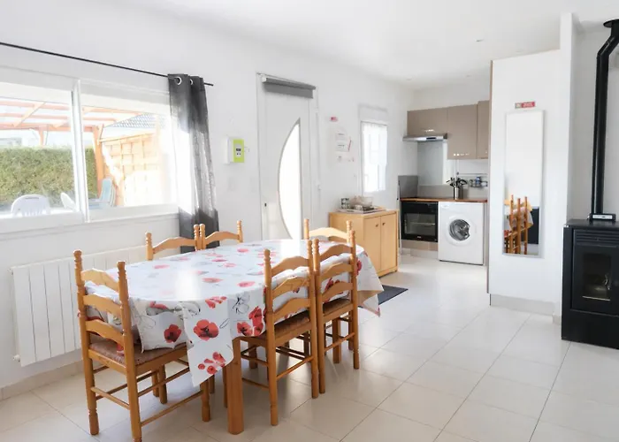 بيت للعطل Maison Cosy Proche - Cour & Parkings Hermanville-sur-Mer
