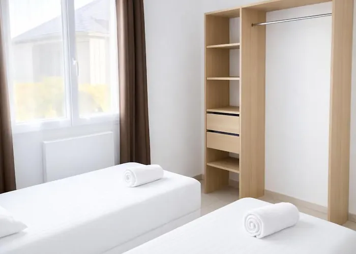 بيت للعطل Maison Cosy Proche - Cour & Parkings Hermanville-sur-Mer